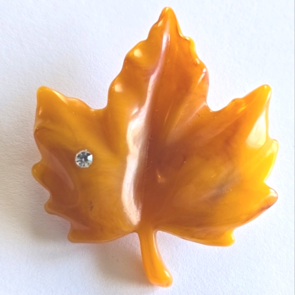 Vintage brooch Avon Dew Touch orange leaf fall autumn nature pin